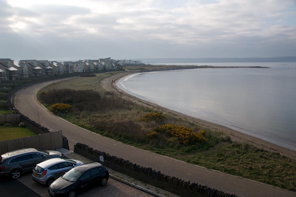 Traeth Bychan Apartment Llanelli Exterior photo
